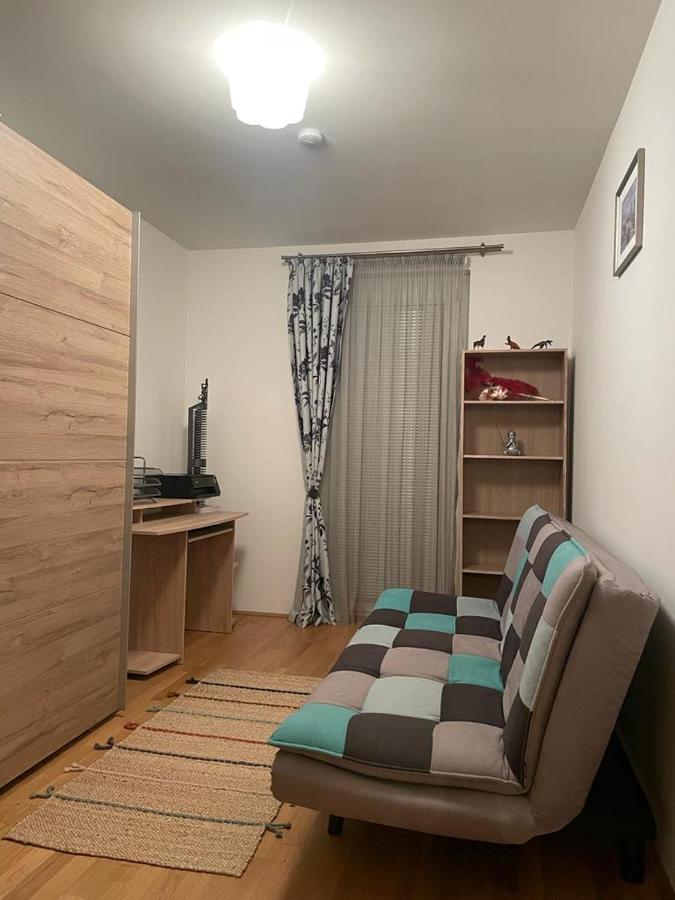 Lovely 3 Apartment
